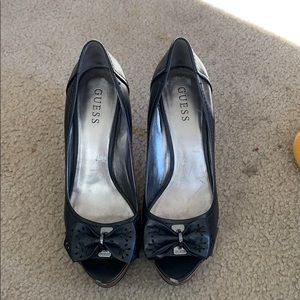 Guess bow-tie black heels